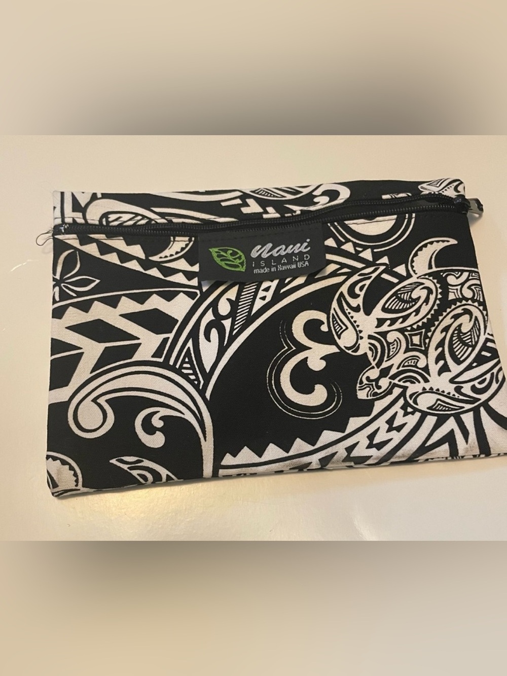 Nani makeup/cosmetic bag in good used condition. Perfect for makeup, toiletries,